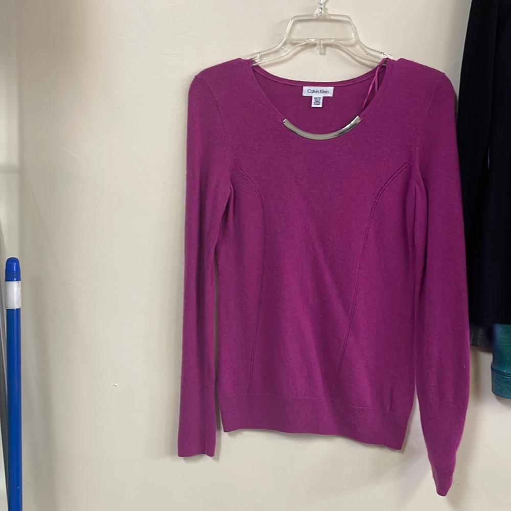Calvin Klein sweater size XS.